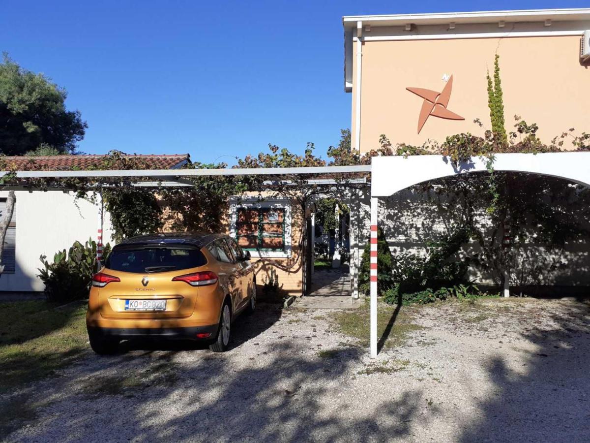 Apartments Rolovina Тиват Екстер'єр фото